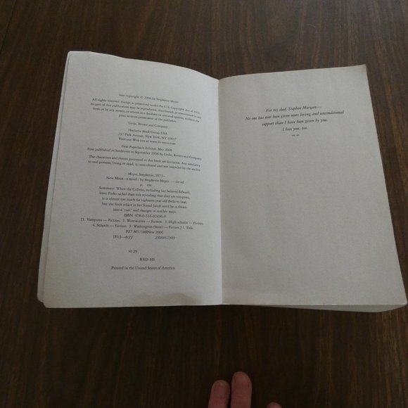 Twilight Stephenie Meyers New Moon 1st PB Edition May 2008 - Picture 3 of 3